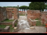 02098 ostia - regio ii - insula viii - domus di apuleio (ii,viii,5) - li raum (a'') - raum (a') - blick ins atrium - 2012.jpg